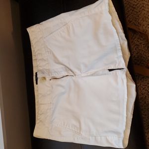 Shorts, Women's American Eagle, White, Sz. 6 Midi